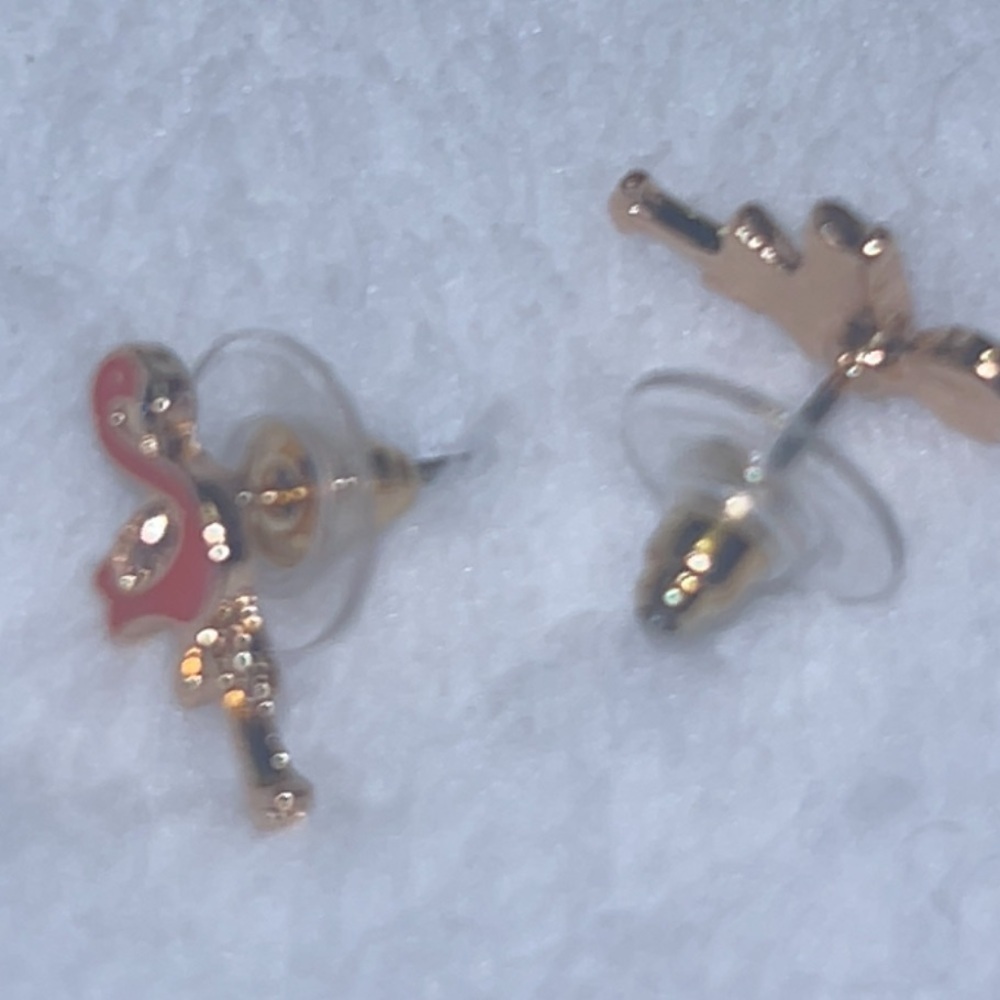 🩵3/$20🩵 Flamingo Tiny Stud Earrings - Picture 2 of 2